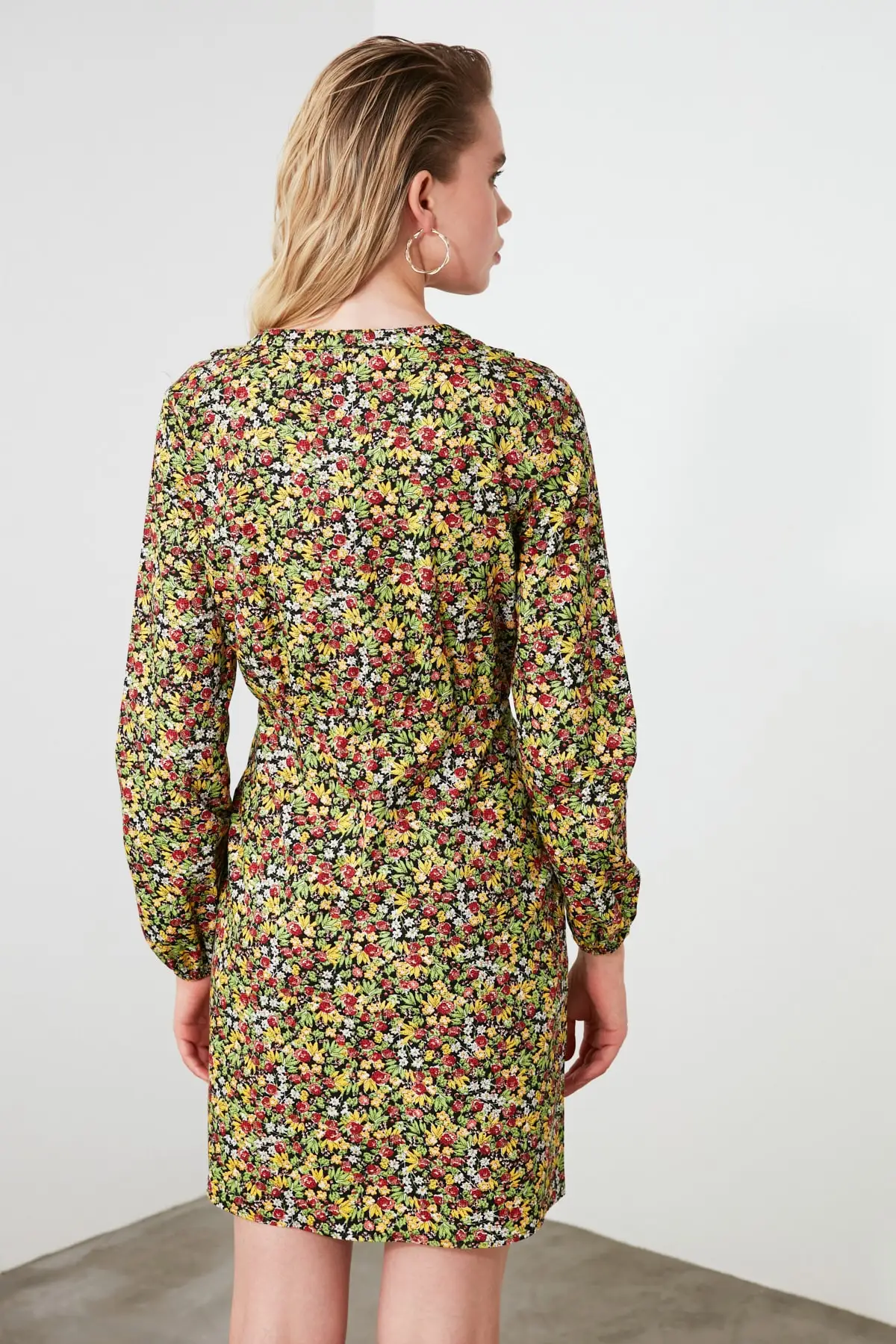

Trendyol Collar Detailed Flower Patterned Dress TWOAW21EL0872