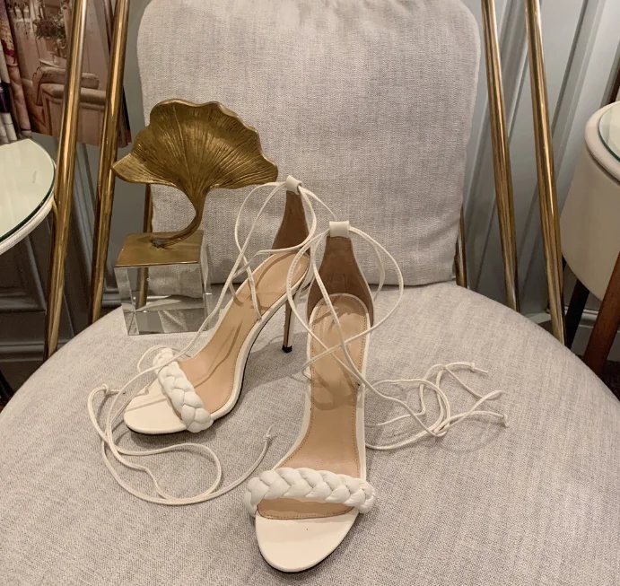 Online Sandal Renda Tenun Stiletto Elegan Musim Panas 2021 Sandal Hak Tinggi Jari Terbuka Ujung Bundar Mode Baru