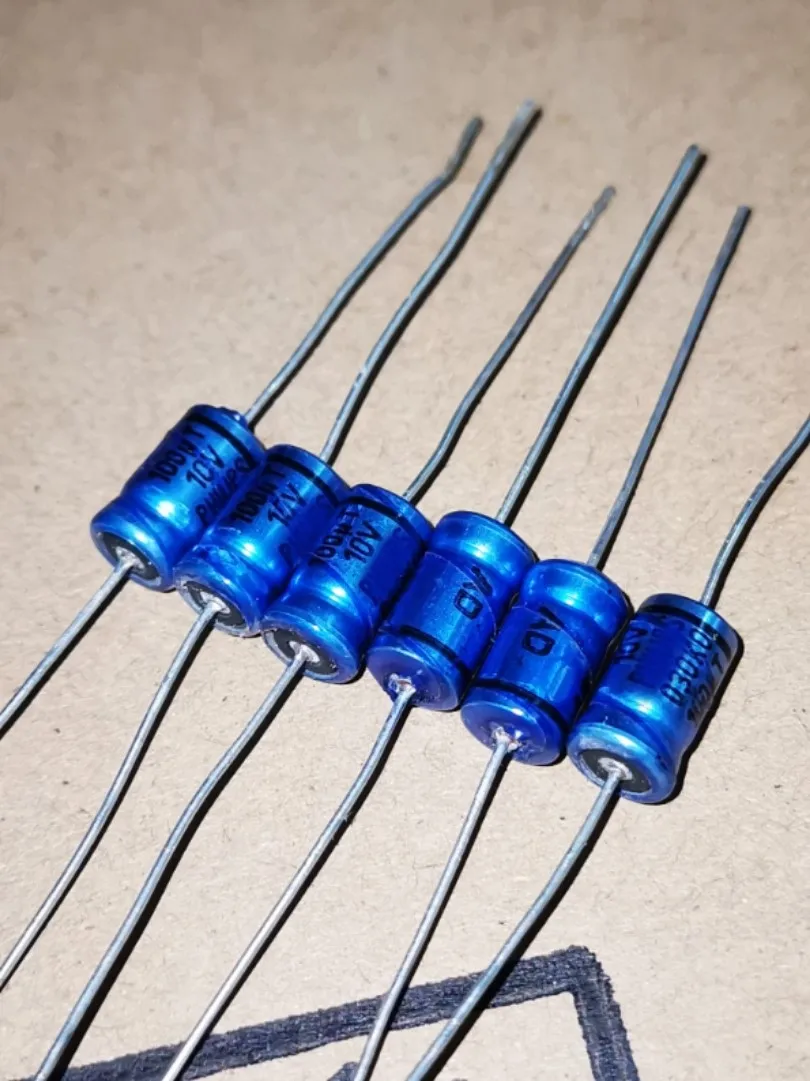 

100 10V100UF BC KO030 серии Аксиальный электролитический конденсатор 6*10 10