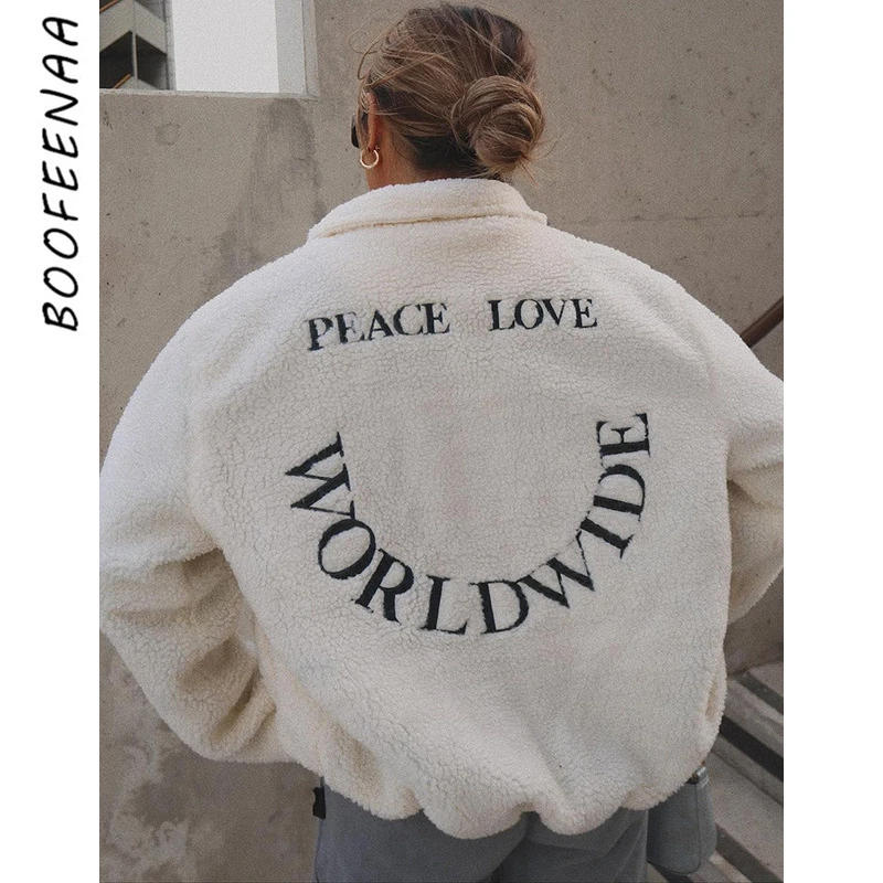 

BOOFEENAA бейсбольная куртка из овечьей шерсти с буквенной вышивкой, зимняя одежда в уличном стиле, женское черное белое флисовое пальто, флисов...