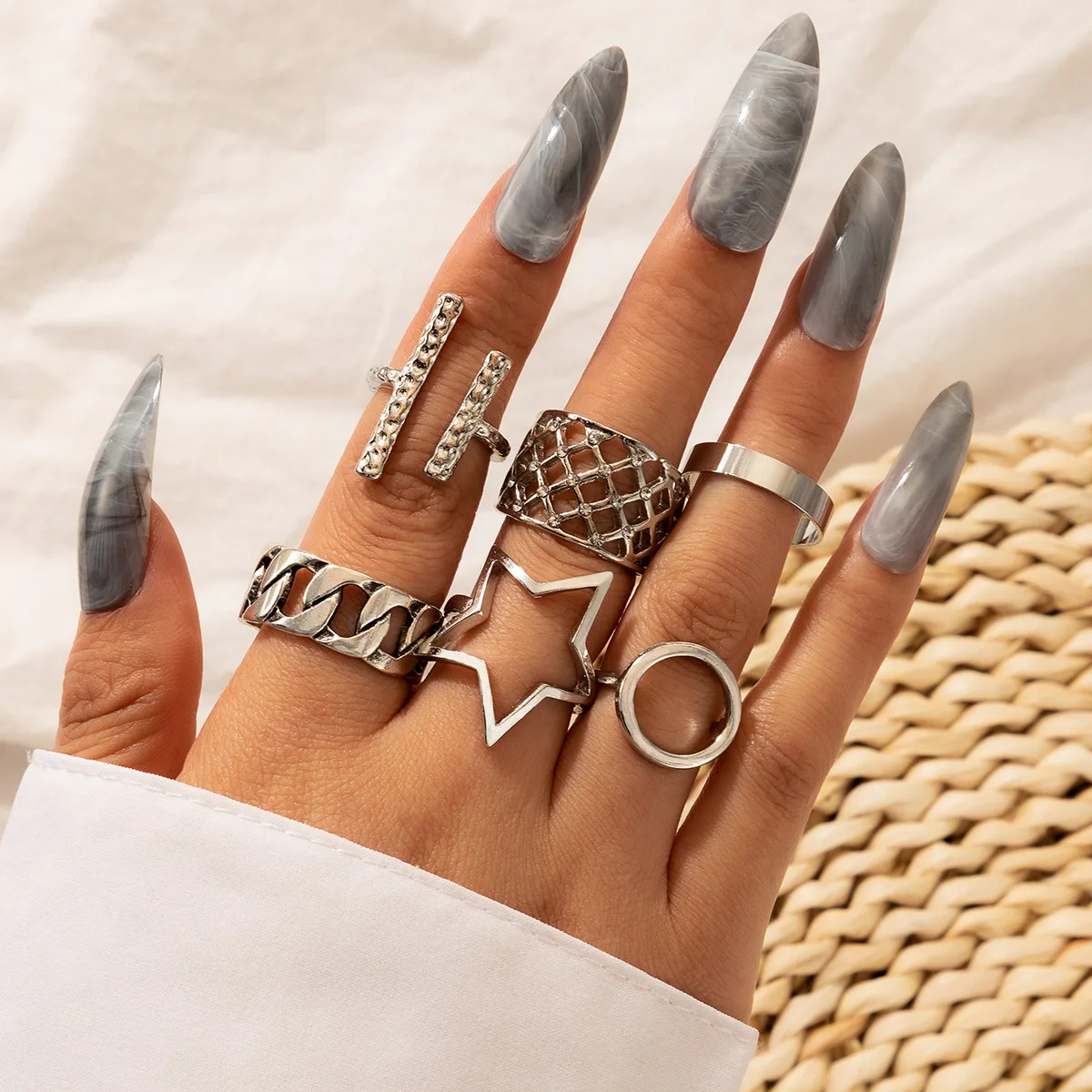 

2021 New Geometric Simple Woman's Ring Retro Hollow Wide Edge Five-pointed Star Round Word Opening Ring 6 Sets Bague Homme