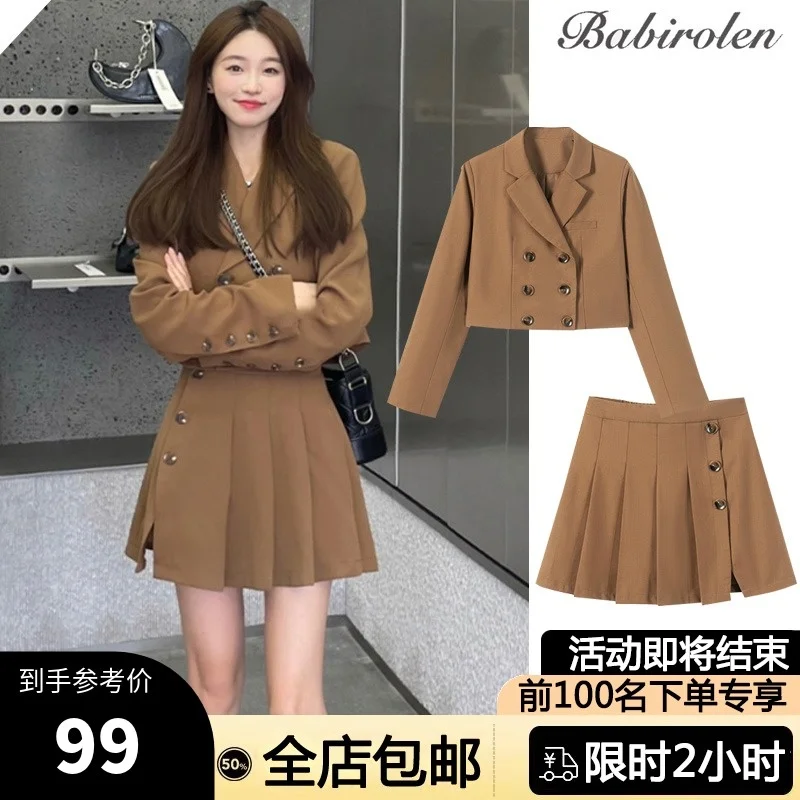 

Осень-зима Xiaoxiang ветрозащитная Сетка Красный Гонконгский стиль ретро Западный стиль короткий костюм пальто плиссированная юбка маленький ...
