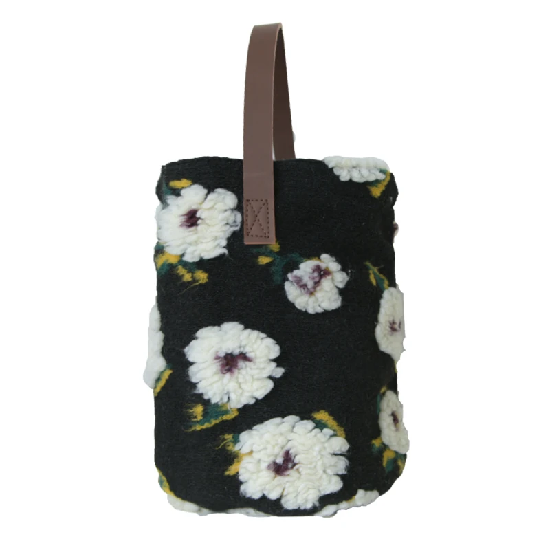 

2020 autumn and winter new three-dimensional plush small flower small portable casual shoulder bag