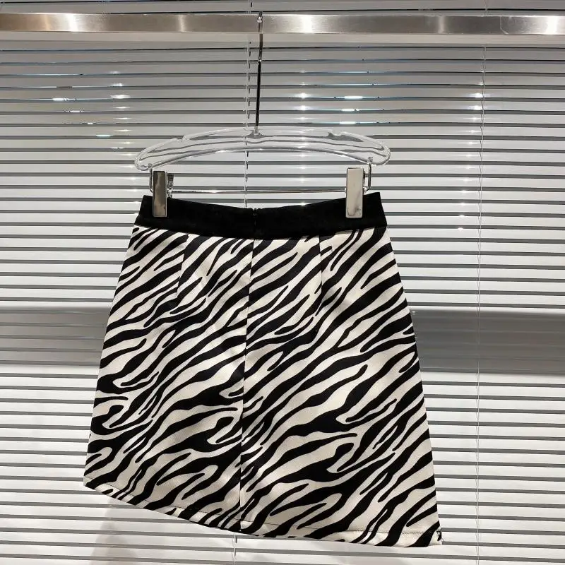 Женская осенне-зимняя мини-юбка трапециевидной формы с высокой талией и узором