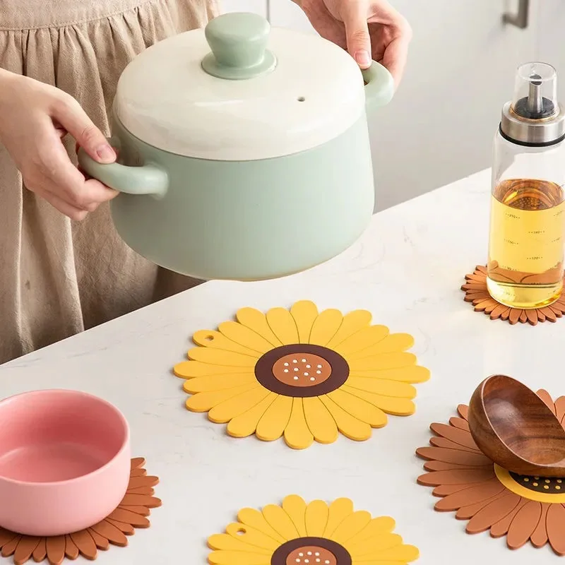 

1PC Sunflower PVC Placemat Insulation Pad Non-slip Coaster Pads Anti-scalding Bowl Mat Home Decor Cup Mats Table Placemats