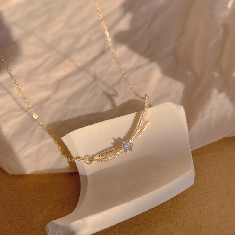 

European and American light luxury Necklace niche net red personalized zircon micro inlaid cold wind clavicle chain sweet temper