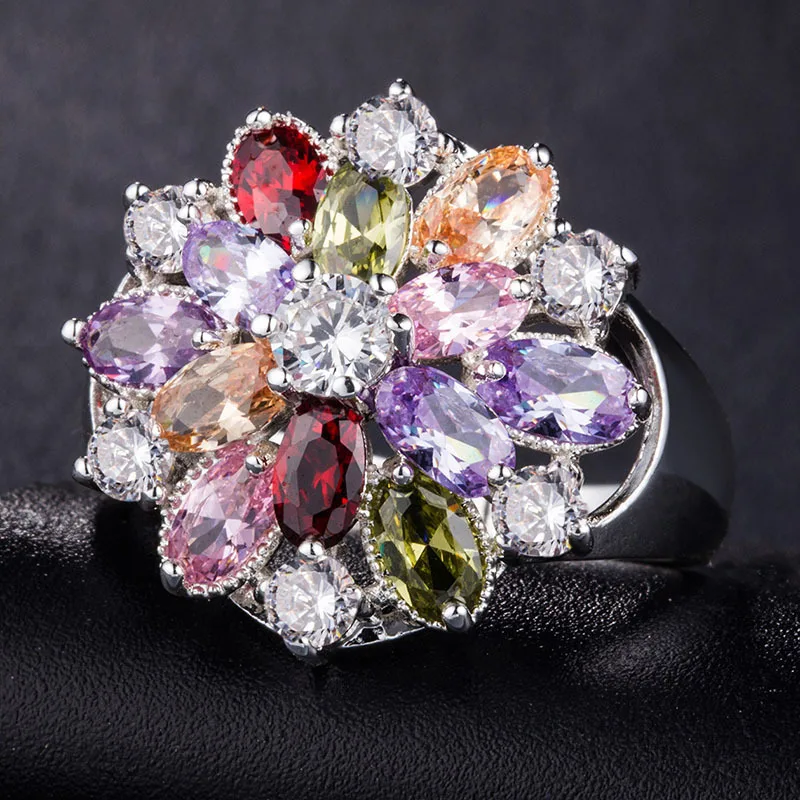 

Fashion Colorful Rhinestone Flower Rings for Women Wedding Party Jewelry Accessories Luxury Silver Color Finger Ring Charm Gift