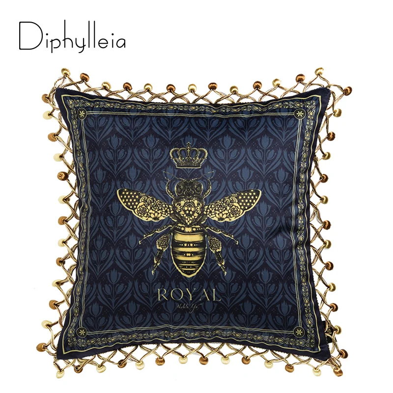 

Diphylleia European Style Throw Pillow Cover Crown Bee Print Royal House Luxury Retro Living Room Sofa Cushion Cover Gold Lace