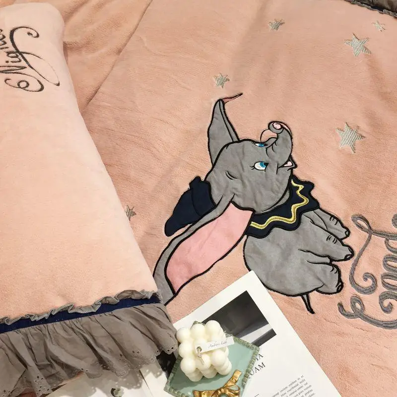 Комплект постельного белья с изображением летающего слона светло-розовый