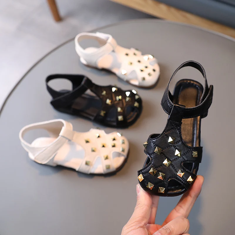 

Korean Style Fashion Girls Rivet Anti-collision Sandals Velcro Soft Sole 1-8 Years Old Kids Performance Shoes T21N05LS-17