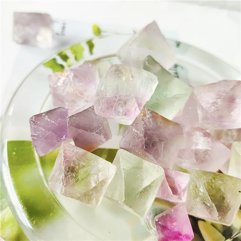 

Оптовая продажа, натуральный кристалл, октаэдрон, Радужный флюорит, октаэдр, кристалл, грубые, грубые, пасторальные украшения для аквариума