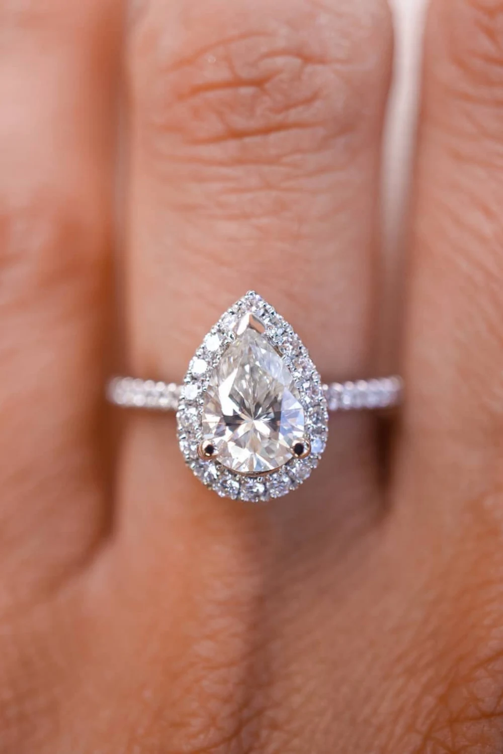 

Crystal Diamond Zirconia lab Diamond 1 carat drop engagement ring