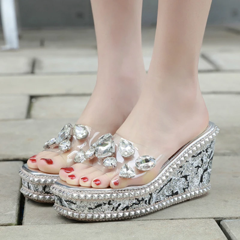 Шлепанцы женские на танкетке сланцы Роскошные Модные Повседневные тапочки