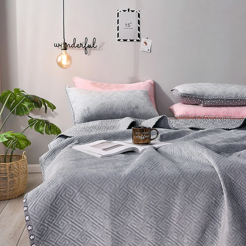 Серое желтое фиолетовое розовое оранжевое мягкое флисовое стеганое покрывало с