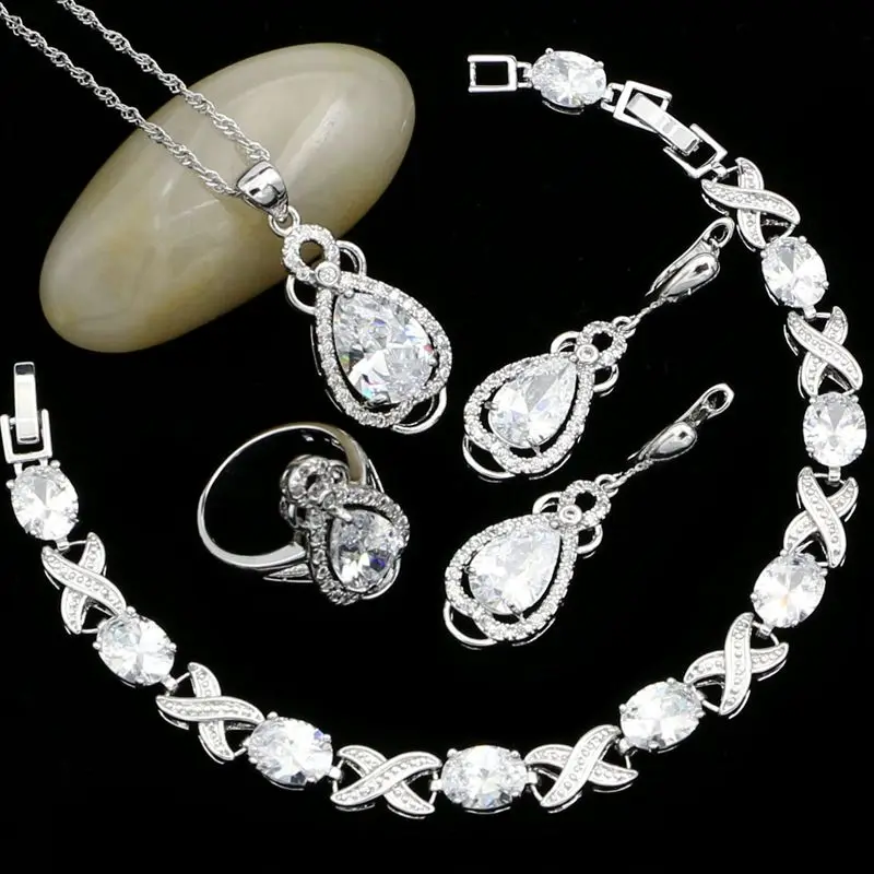 Женский ювелирный комплект из серебра 925 пробы