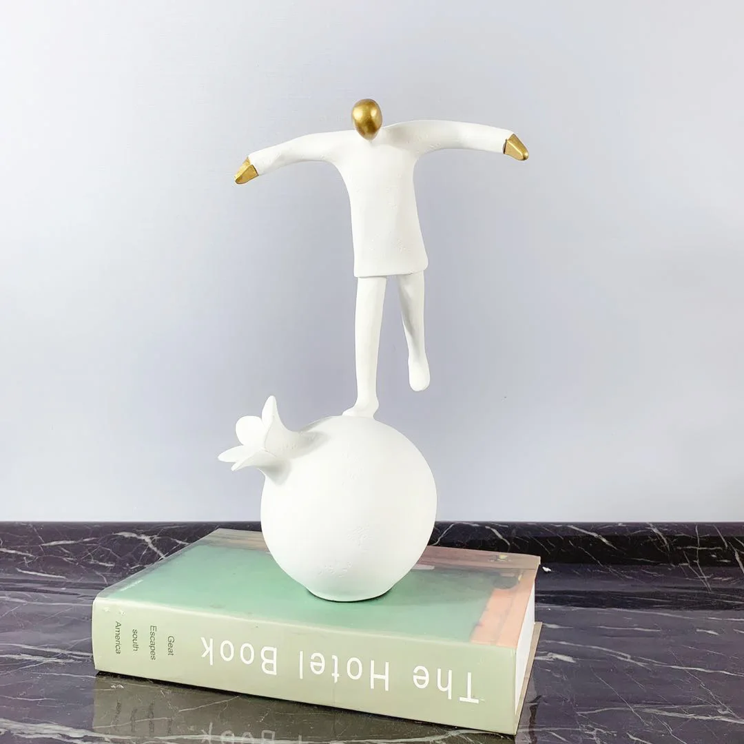 

New Chinese creative white simple modern figure sculpture decoration living room TV cabinet porch handicraft decoration