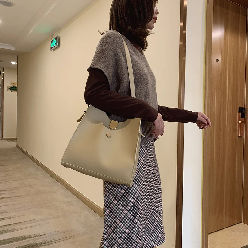 

Women's Shoulder Bag Bucket Shaper Large Capacity Pure Color Luxury Leather Handbags Wholesale 2021 New Elegant Ladies Tote Bags