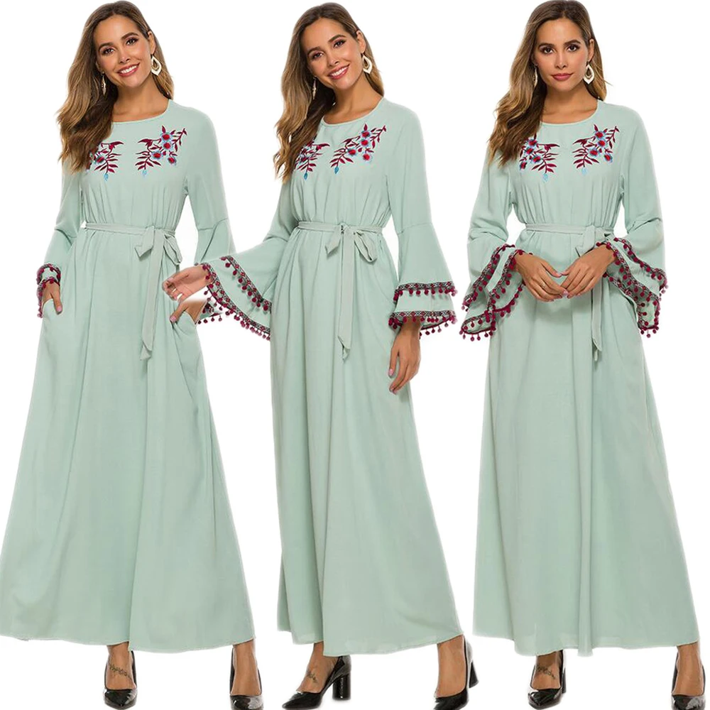 Abayas мусульманское Для женщин с вышивкой длинное платье с расклешенными рукавами арабский, Ближний Восток в этническом стиле Восточный кафт...