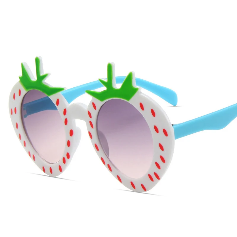 

Red Strawberry Kids Sunglasses Black White Yellow Blue Children Glasses Girls Boys Baby Cute Colored Lenses Trends 2021