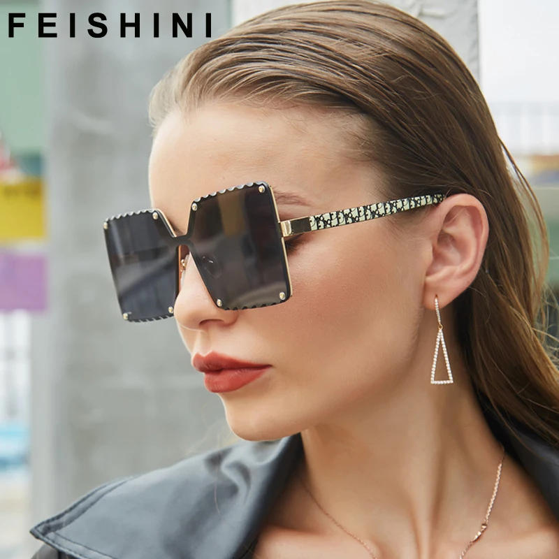 

FEISHINI 2021 High Quality Big Square Sunglasses Women Vintage Black Goggle Oversized Sunglasses Ladies UV Protection