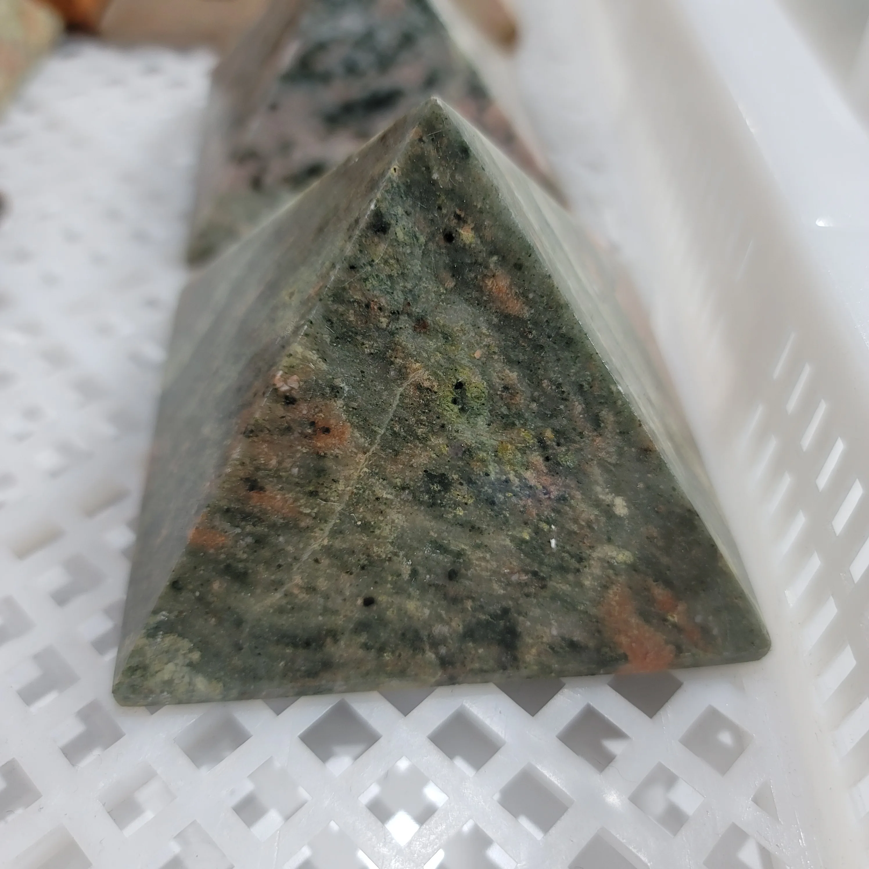 

Natural Crystal Pyramid Healing Gemstone Chakra Pyramids
