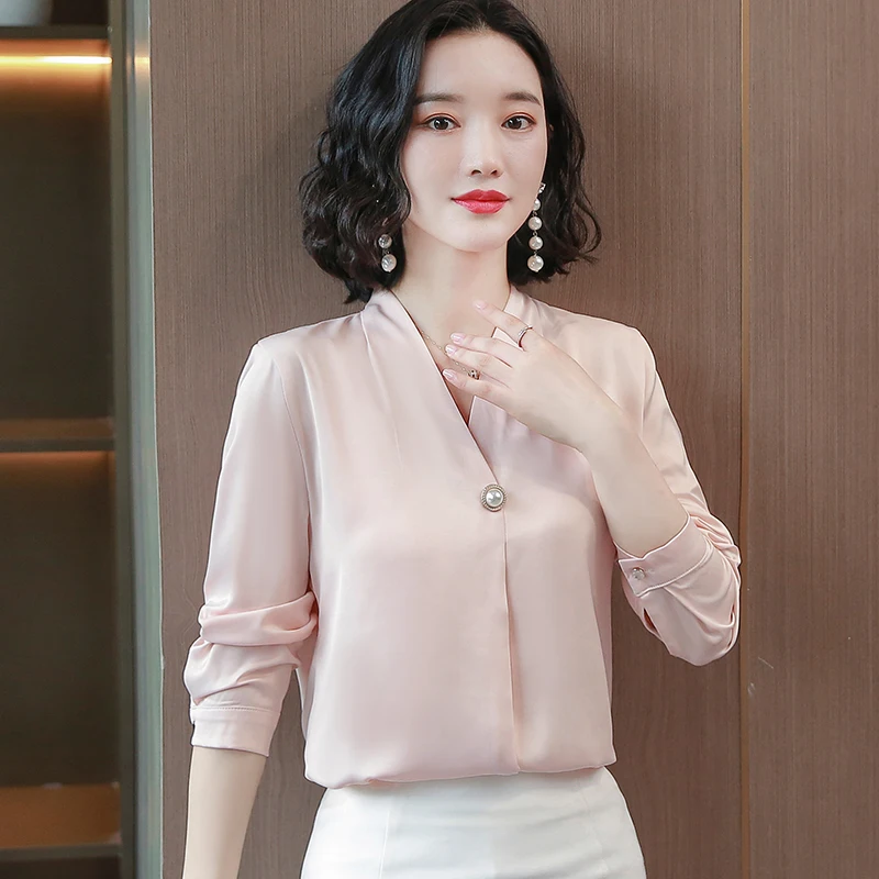 

Chikichi 2021 весна-осень новая французская мода элегантный однотонный атласный пуловер с V-образным вырезом Женская рубашка с длинным рукавом