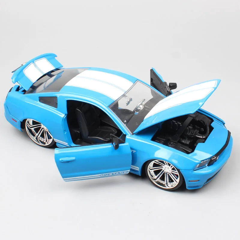 

1/24 Scale Ford Mustang GT 2010 Metal Diecast Vehicles Racing Muscle Auto Car Models Toys Miniature Replicas Of Childrens Jada