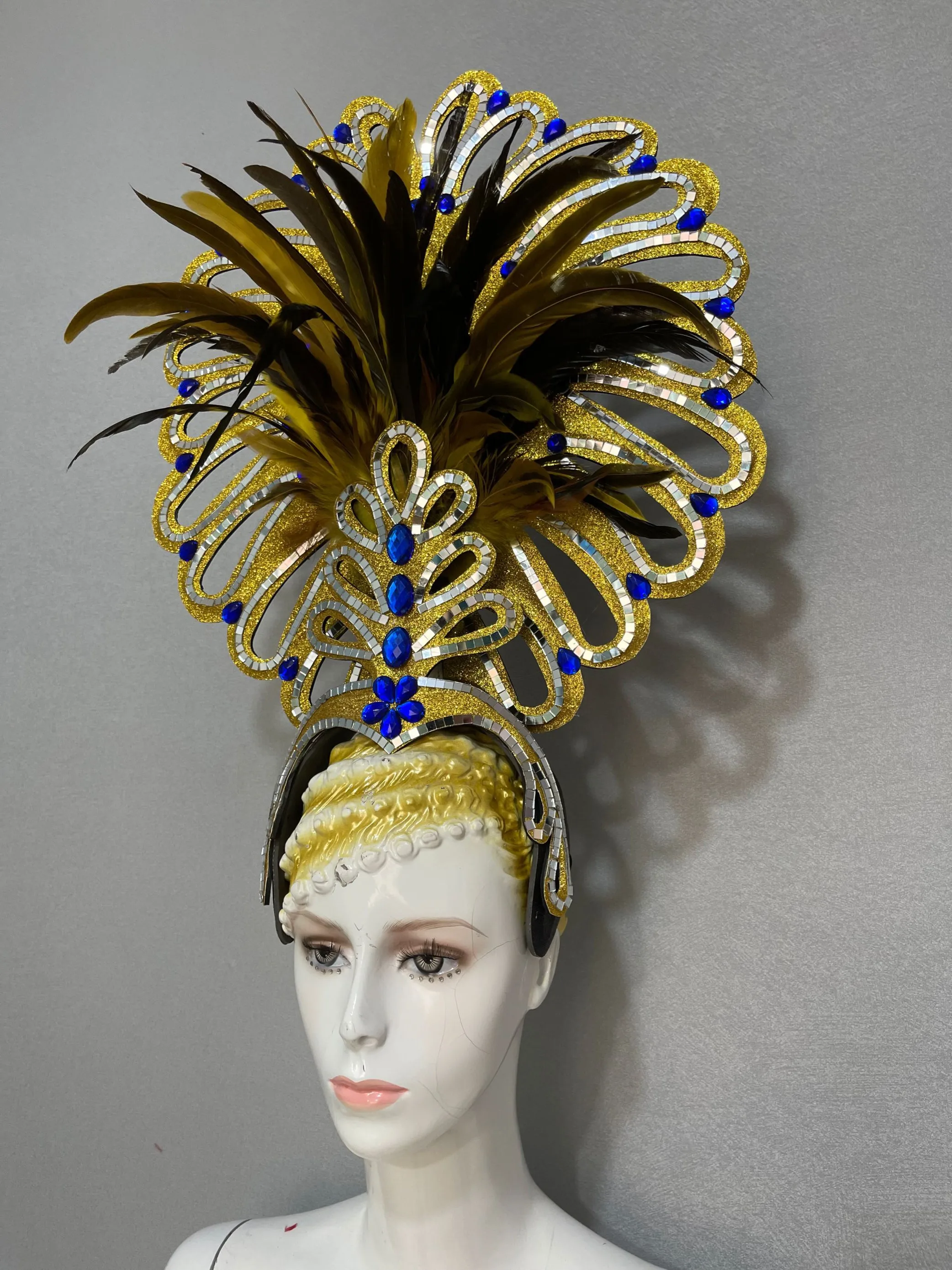 Бразилия Рио-испанский Куба-Гавана Венеция дионисией карнавальный костюм