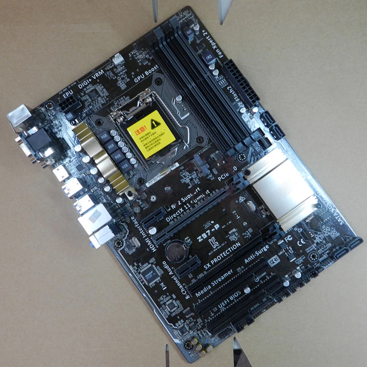 Verkauf Für ASUS Z97-P Desktop Motherboard Z97 LGA 1150 DDR3 ATX PCI-E 3,0 Unterstützung 4790K