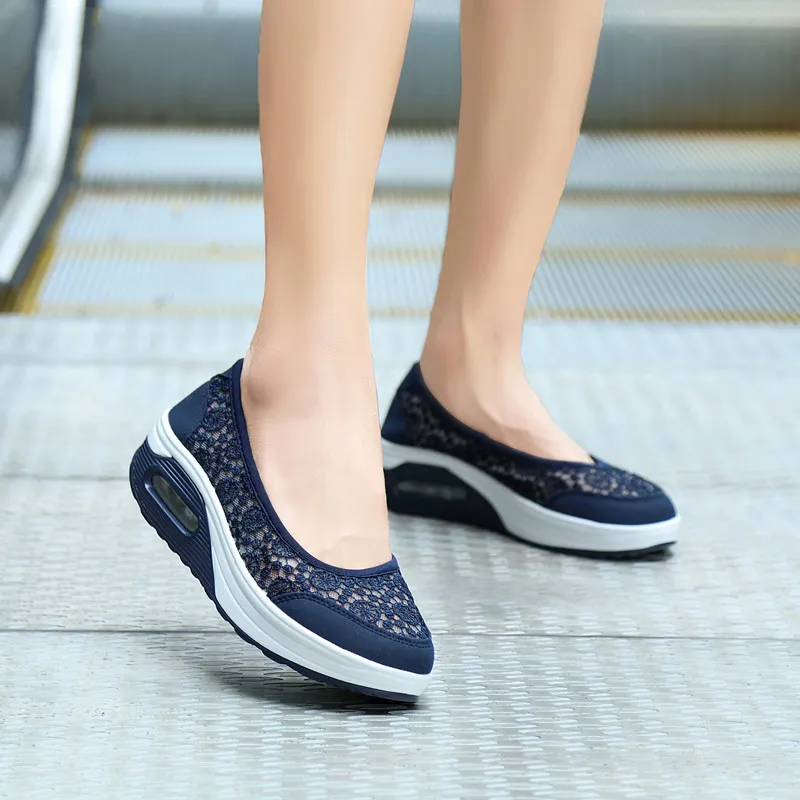 Platform Walking Shoes Women Slip on 2020 New Spring Summer Flats Female Soft Zapatos De Mujer Lace Loafers Ladies Air Cushion