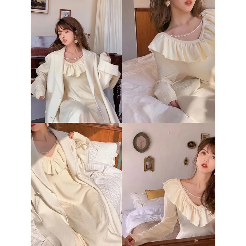 

2021 fall and winter dress retro French Slim Slim Slim Fashion Pearl Knitted Lotus collar dress long skirt