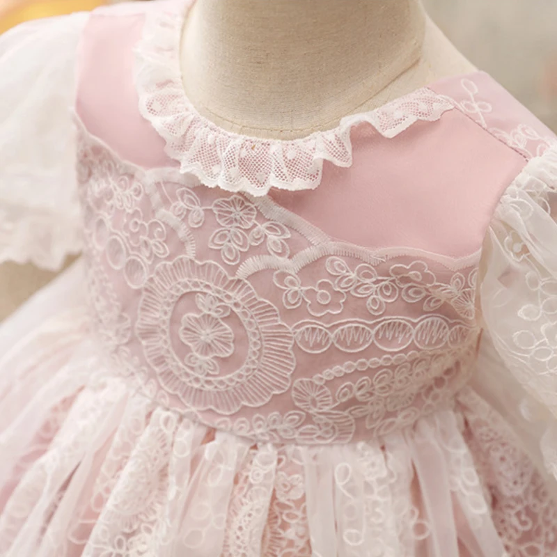 

Flower Girls Dresses Illusion Short Embroidery Tulle Lace O-Neck Knee-Length Luxury Pink Button Kids Party Princess Gown F539