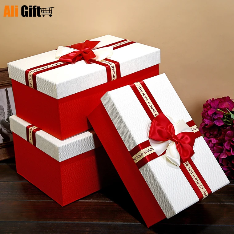 Подарочная упаковочная коробка с крышкой большой картонный подарок трех