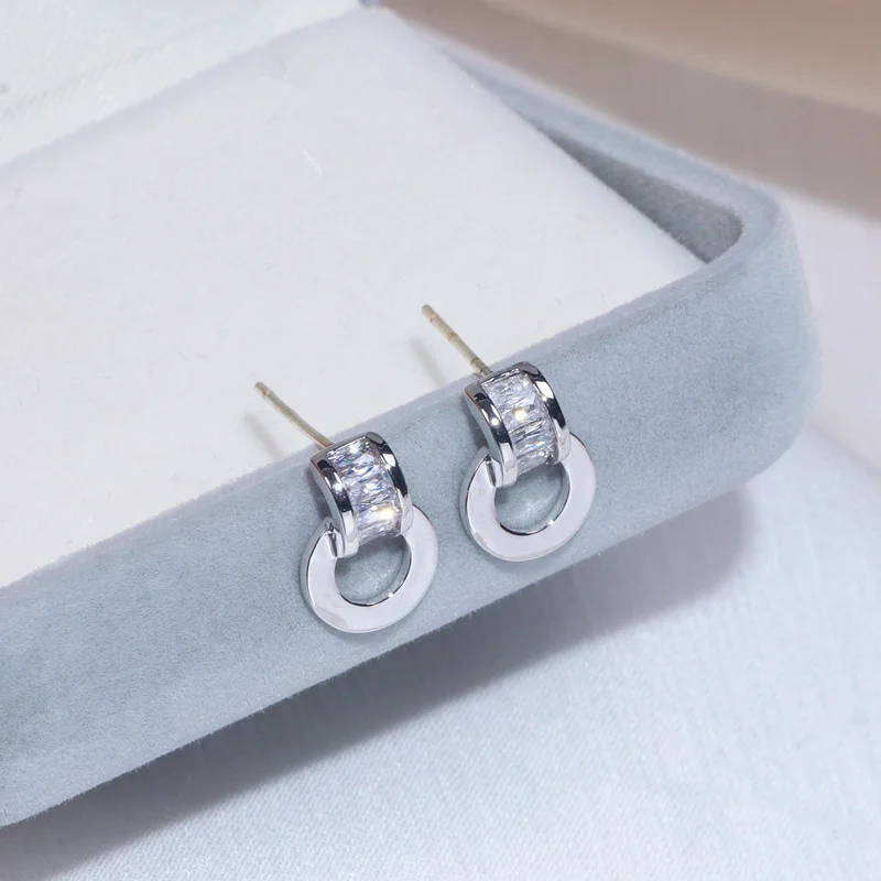 Женские серьги с фианитами высокого качества | Украшения и аксессуары