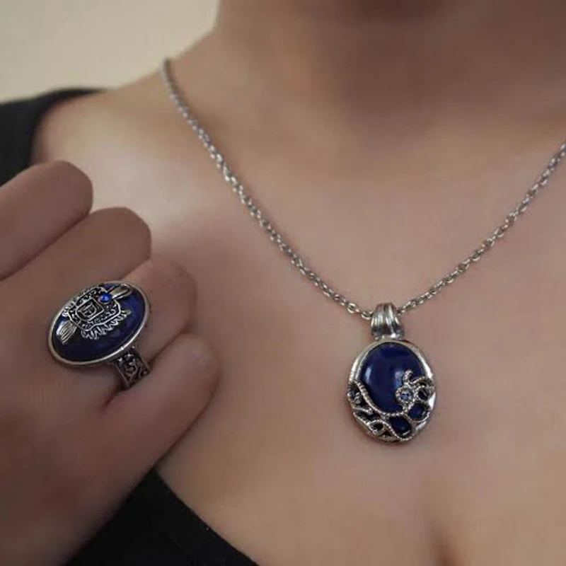 

Women Necklace Hot Movie The Vampire Diaries Jewelry Katherine Anti-sunlight Blue Stone Gem Pendant Necklaces Choker Party Jewel