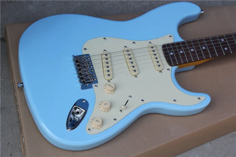 

Factory store sky blue body yellow maple neck rosewood fretboard ST 6 strings electric guitar guitarra