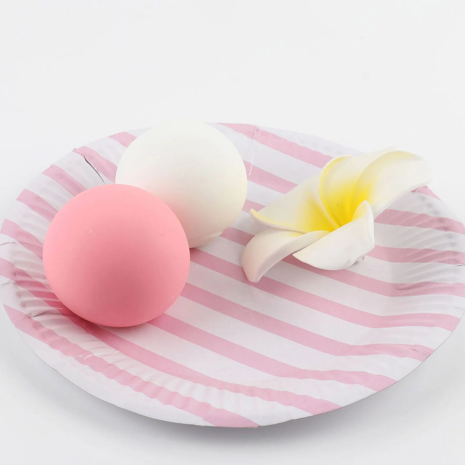 

2PC Stress Relief Solid Color Squeezing Ball Toy Gift for Children and Adult Toy Soft Novelty Hand Grip Pressure
