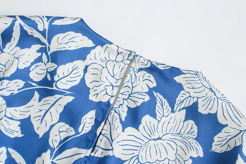 

European And American Style Women's Spring And Autumn 2021 New Round Neck Side Ruffled Print Satin Slim Long-sleeved Shirt