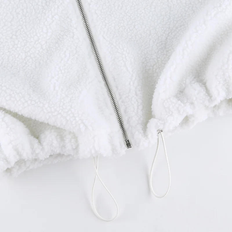 Белая куртка-бомбер из искусственной ангорской шерсти Женское зимнее теплое