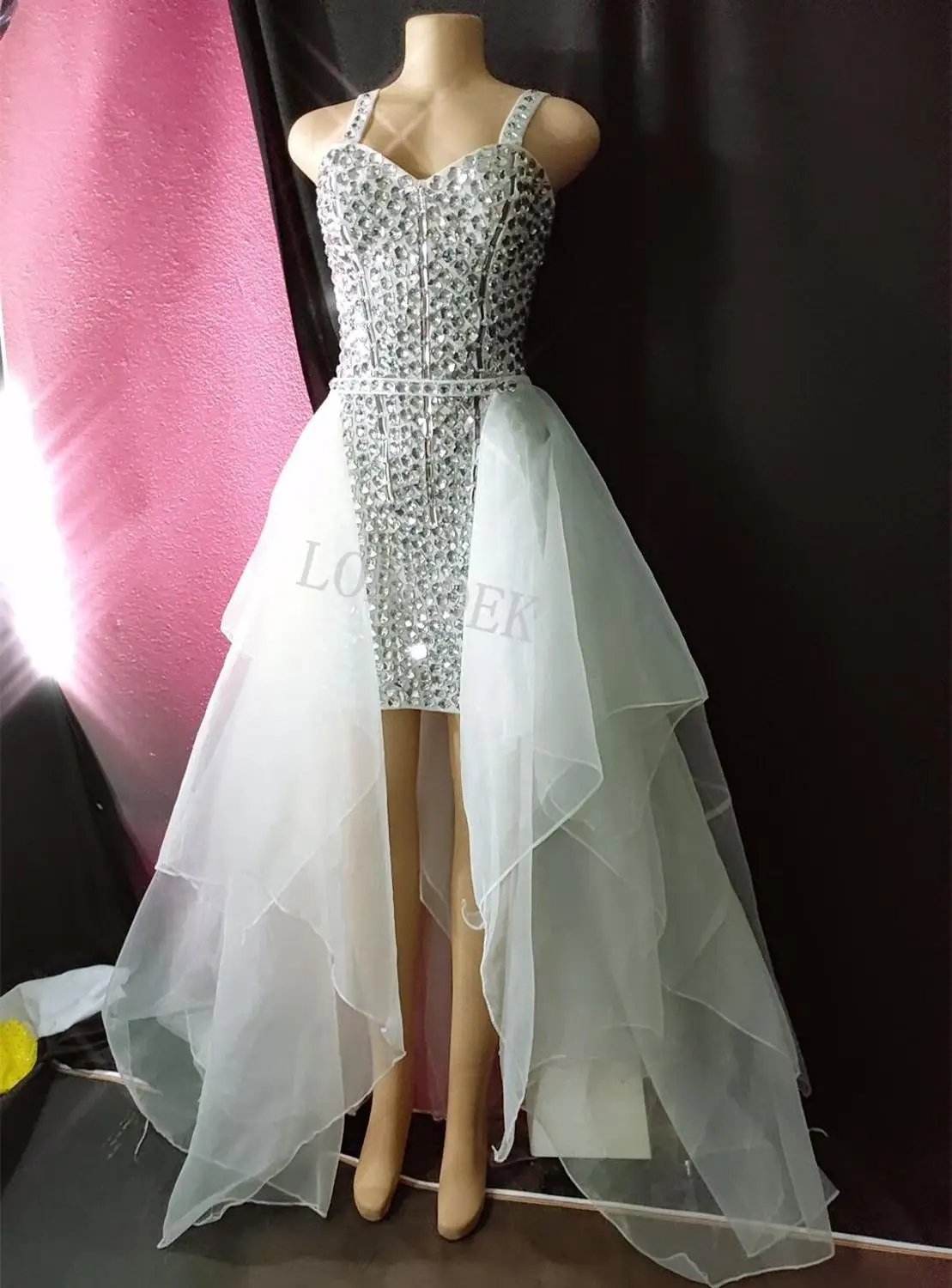 Женское платье на бретельках белое Сетчатое с длинным хвостом короткое для