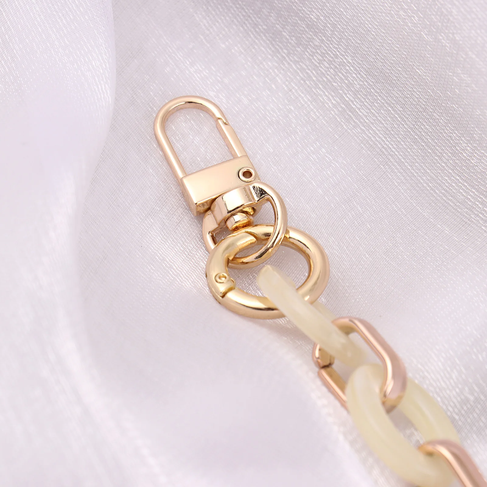 Цепочка клатч женская из акриловой смолы модный аксессуар для нежных сумок