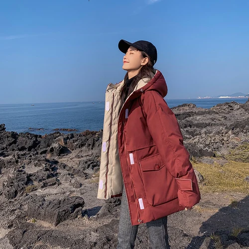 Женская короткая куртка на хлопковом наполнителе теплая зимняя в стиле милитари