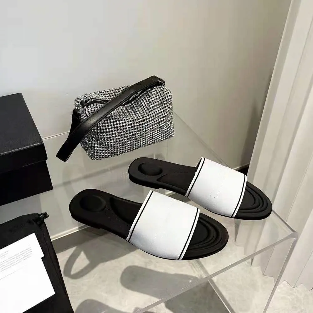 

Prowow Brand Classic Sport Slippers Ladies Flat Casual Genuien Leather Heel Sandals Flip Flops Outdoor Mixed Colors Slippers