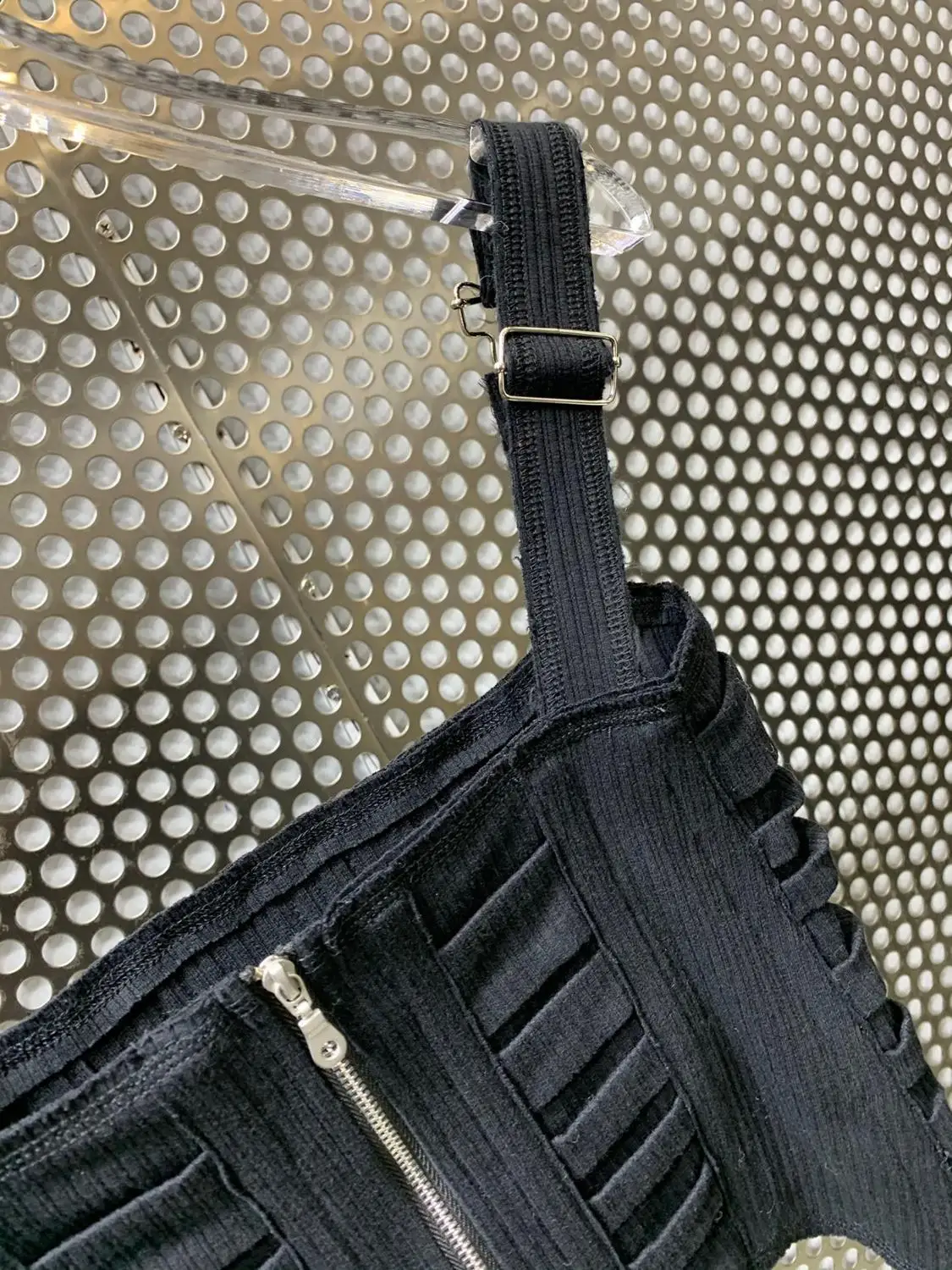 

Autumn Winter Adjustable 11.21 Chain Decoration Ruched Camisole Women Fashion Chic Short Camis Tank Tops