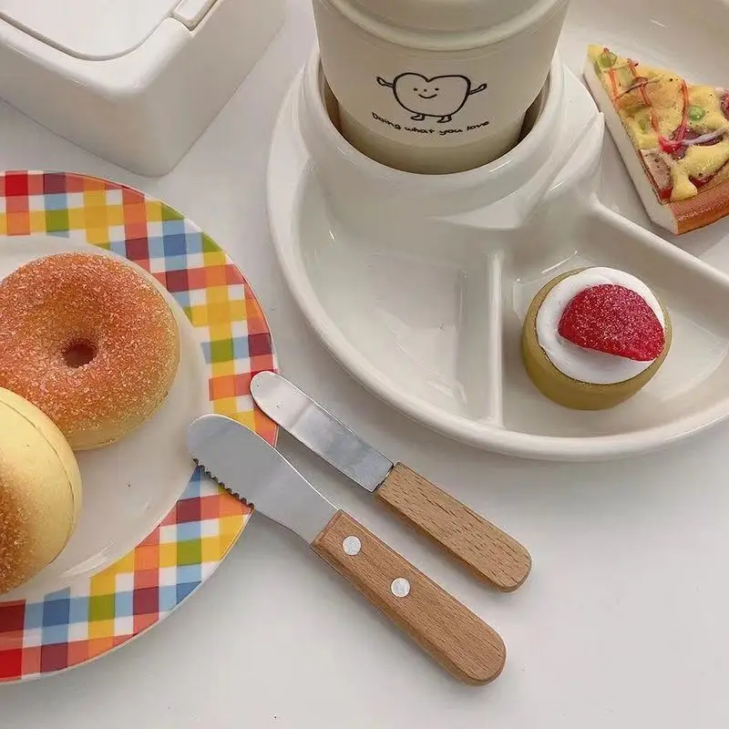 

Stainless steel wooden handle western food knife butter knife butter knife bread jam knife smear sauce knife cheese knife home