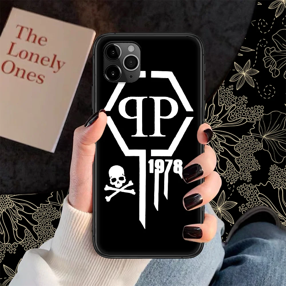 

Fashion qp Brand Philipps Phone Case Cover Hull For iphone 5 5s se 2 6 6s 7 8 12 mini plus X XS XR 11 PRO MAX black luxury coque