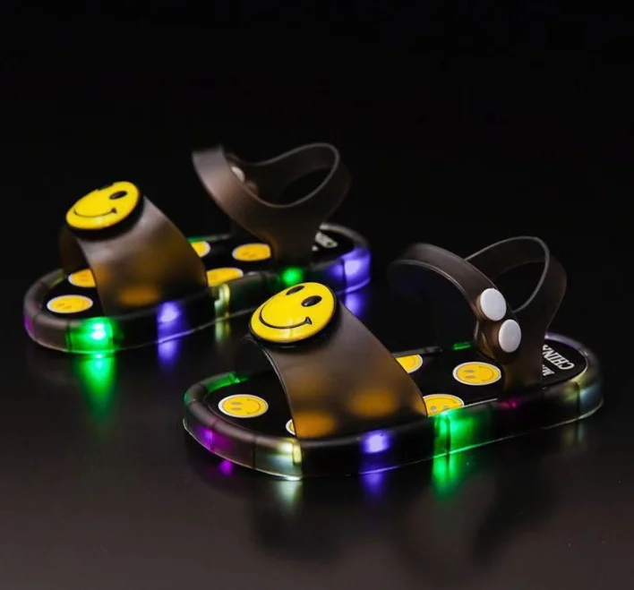 Детские светящиеся сандалии для мальчиков и девочек летние тапочки с