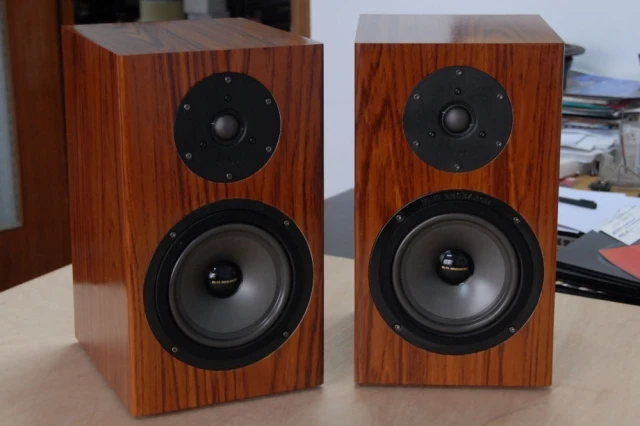 

6.5 inch Hivi bookshelf speaker S6.5P Woofer Q1R Tweeter 2 way 2 driver MDF Sensitivity 89dB Impedance 8 ohms
