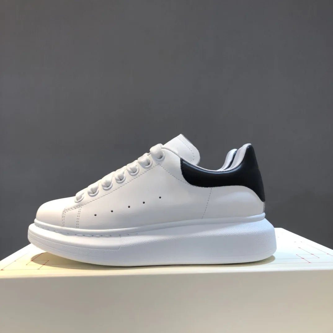 

2021 top men's women's sports shoes leather running shoes leather shoes outdoor sports comfortable leisure couple fitness shoes