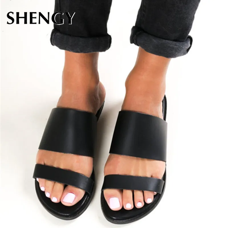 Женские летние шлепанцы Новинка 2020 года Модные пляжные женские Шлепанцы на